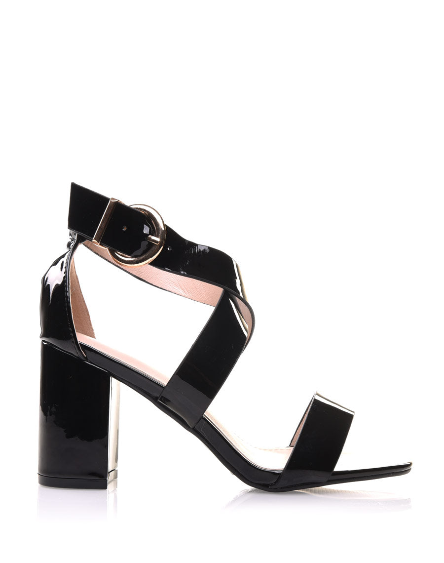 Sandales noires vernis