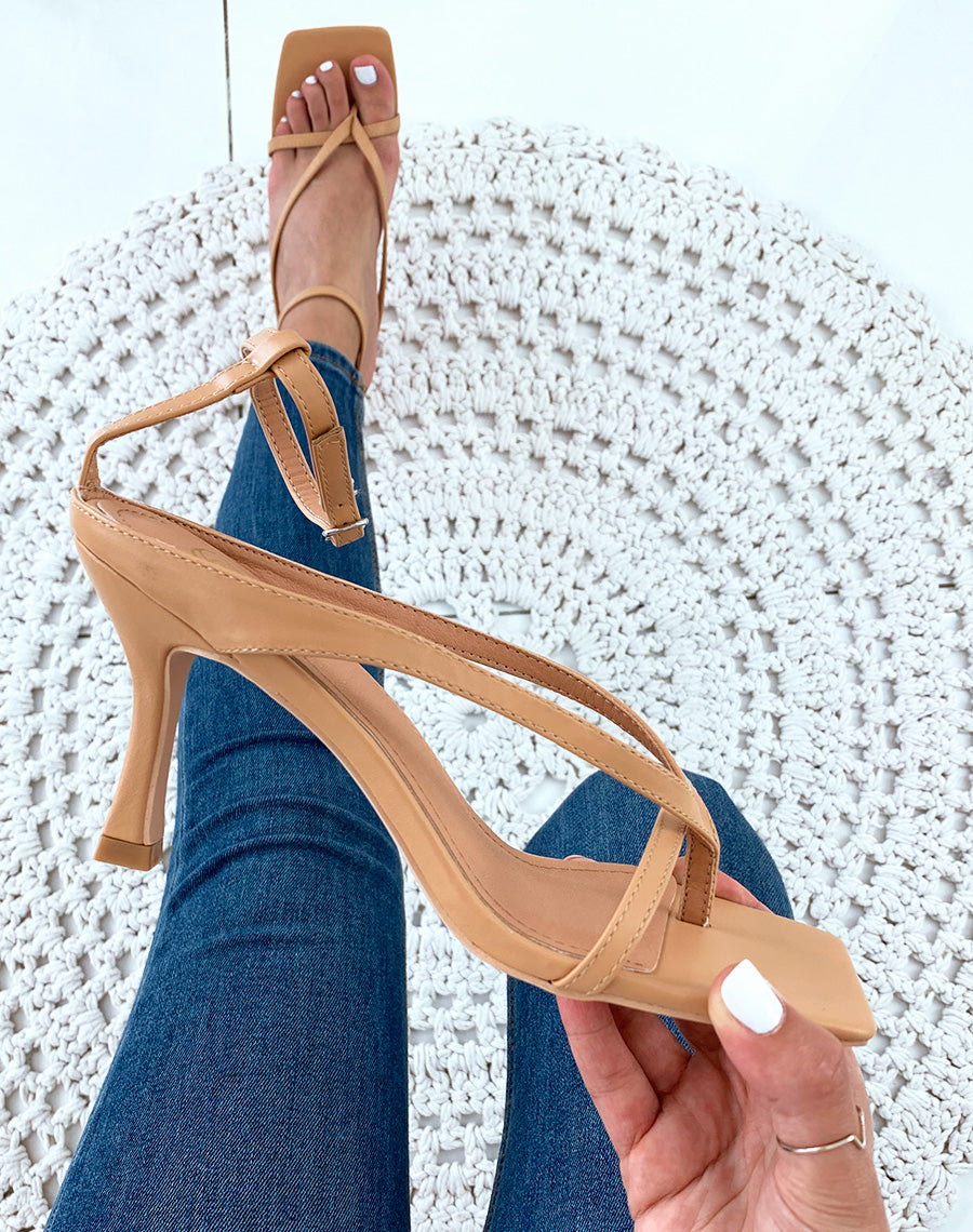 Sandales nudes pointure larges et talon fin trapèze