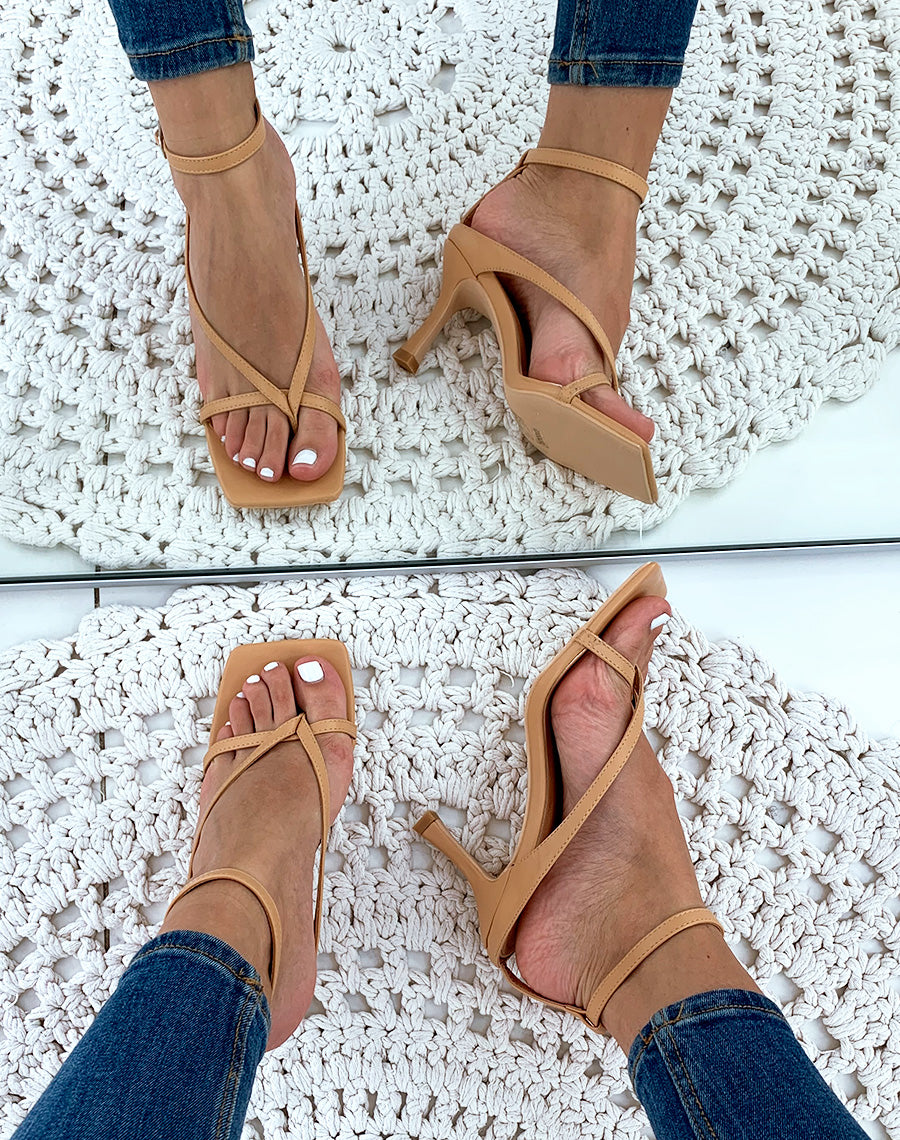 Sandales nudes pointure larges et talon fin trapèze