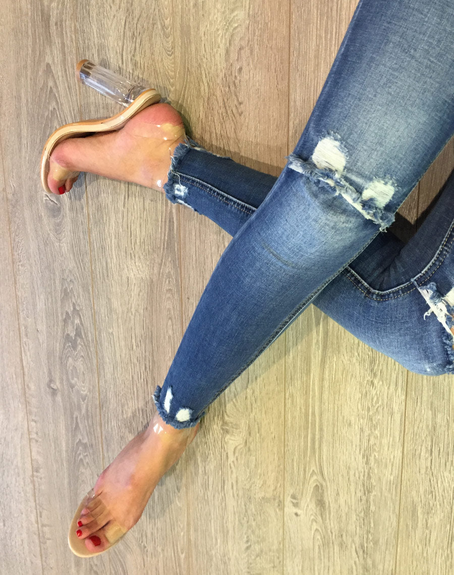 Sandales nudes à talons transparents