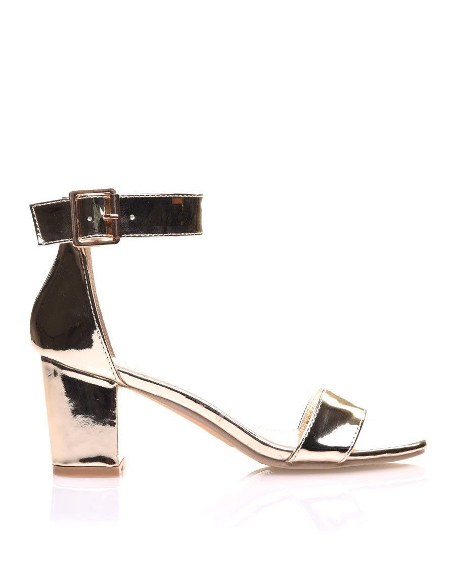 Sandales or vernis à petit talon