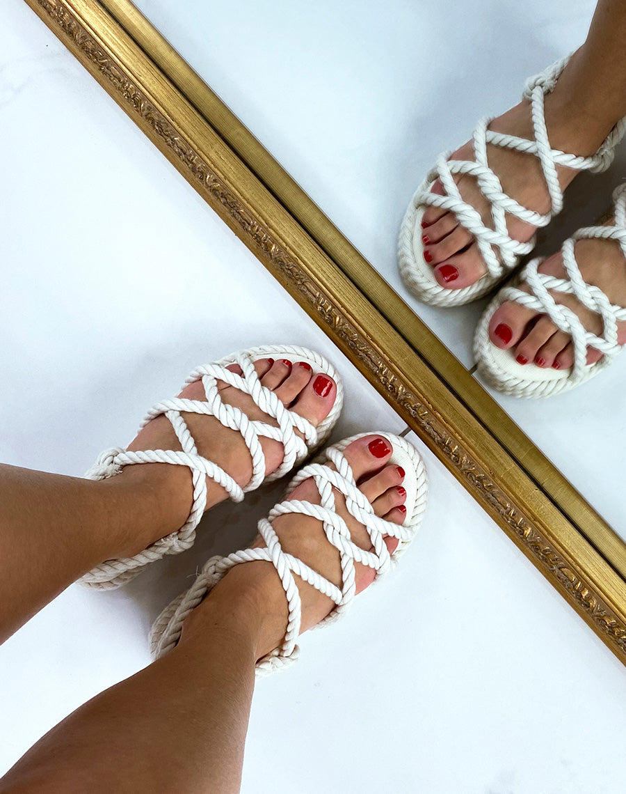 Sandales à petite plateforme en corde beiges