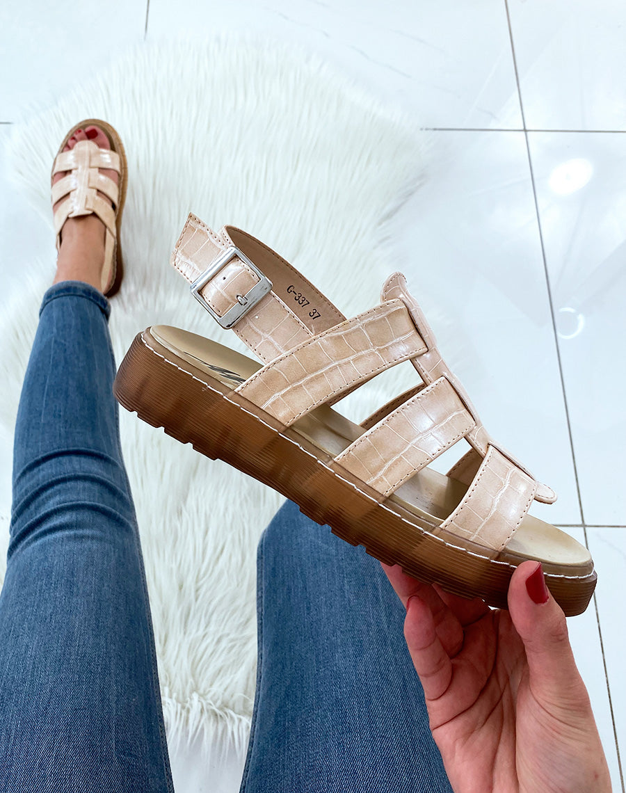 Sandales plates beige