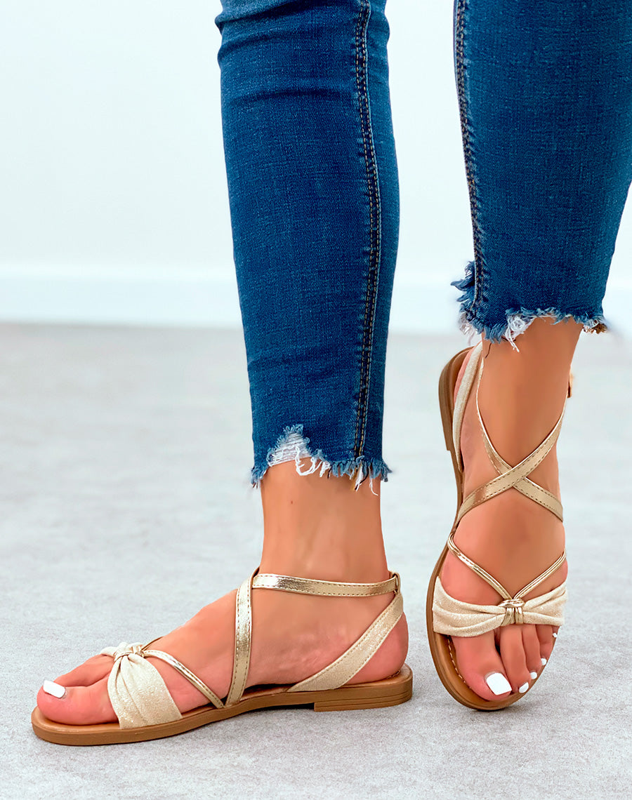 Sandales plates beige pailletée à noeud et lanières dorées