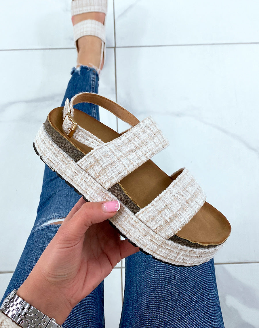 Sandales plates beiges en tweed