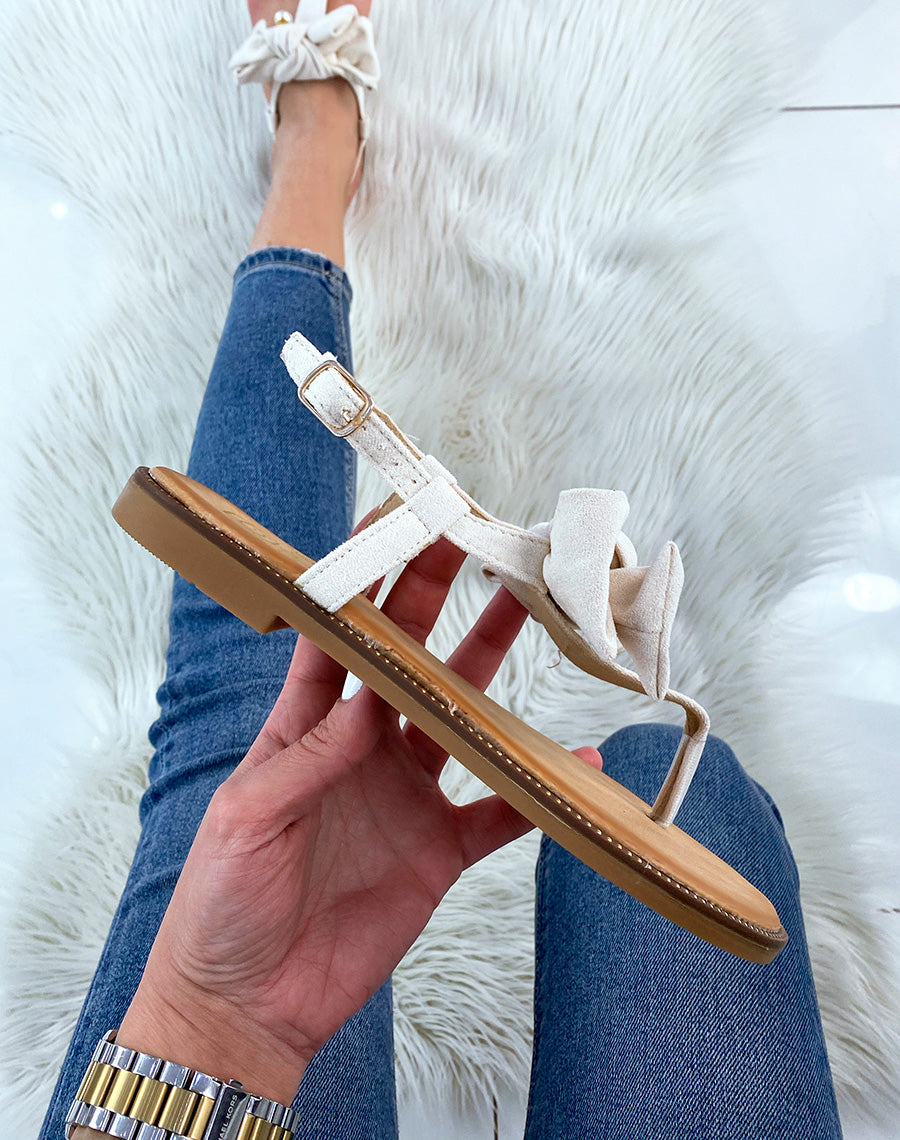 Sandales plates beiges à nœud et petite perle