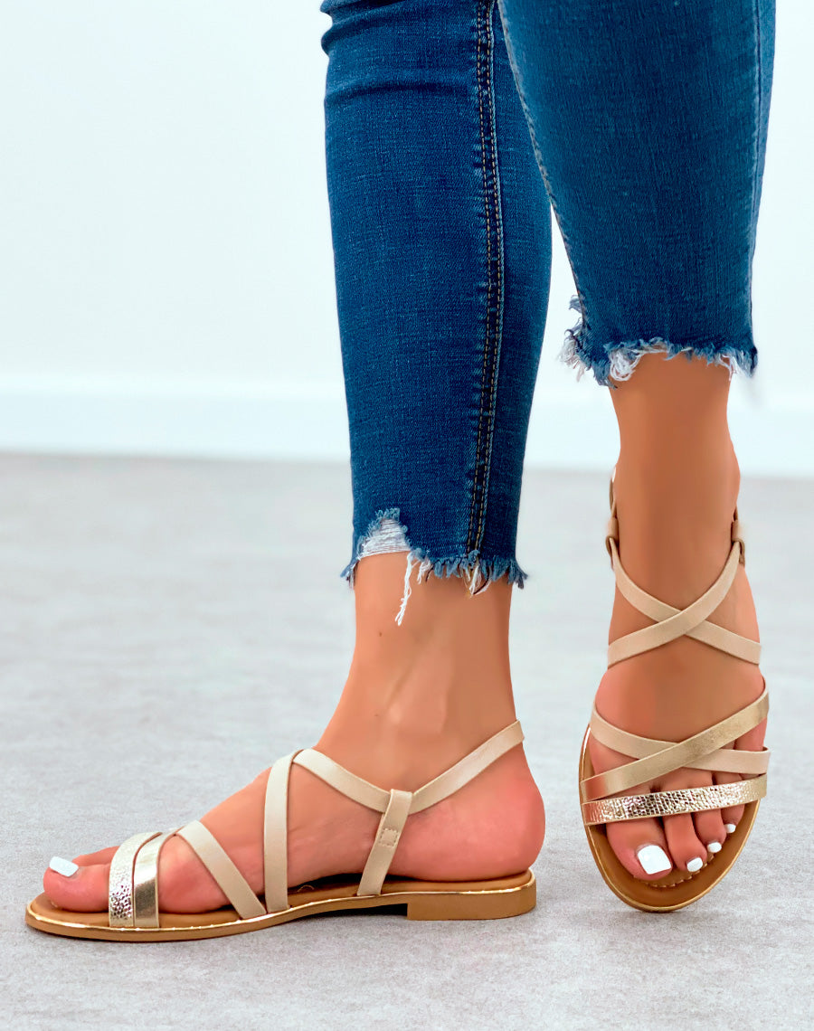 Sandales plates bi-couleur beige et dorée à lanière entrecroisées