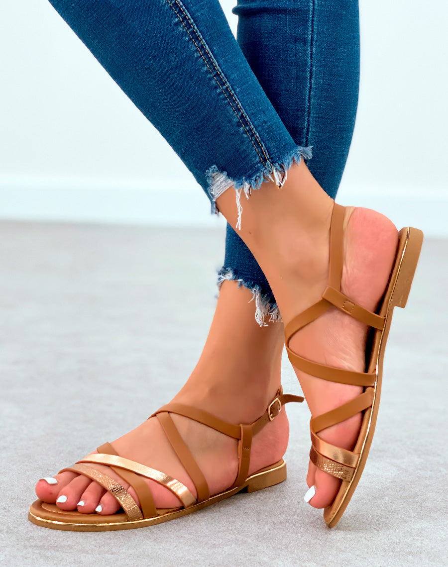 Sandales plates bi-couleur camel et rose gold à lanière entrecroisée