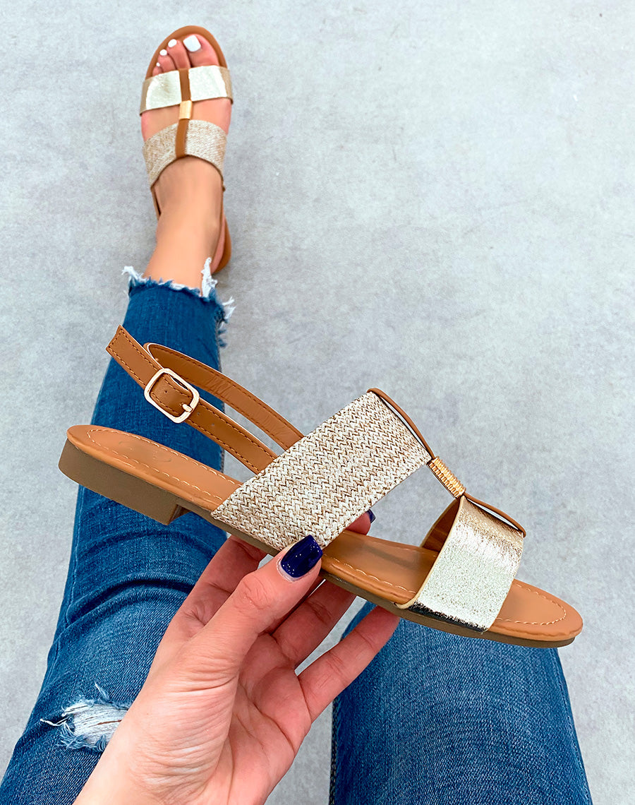 Sandales plates dorée à détail tressé