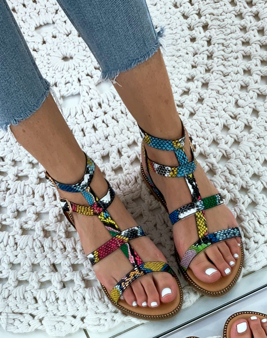 Sandales plates multicolore brides python