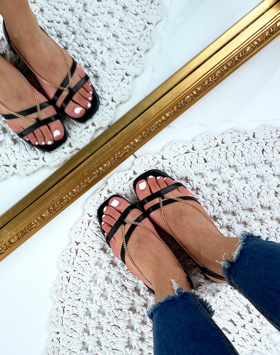 Sandales plates noires à chaînes