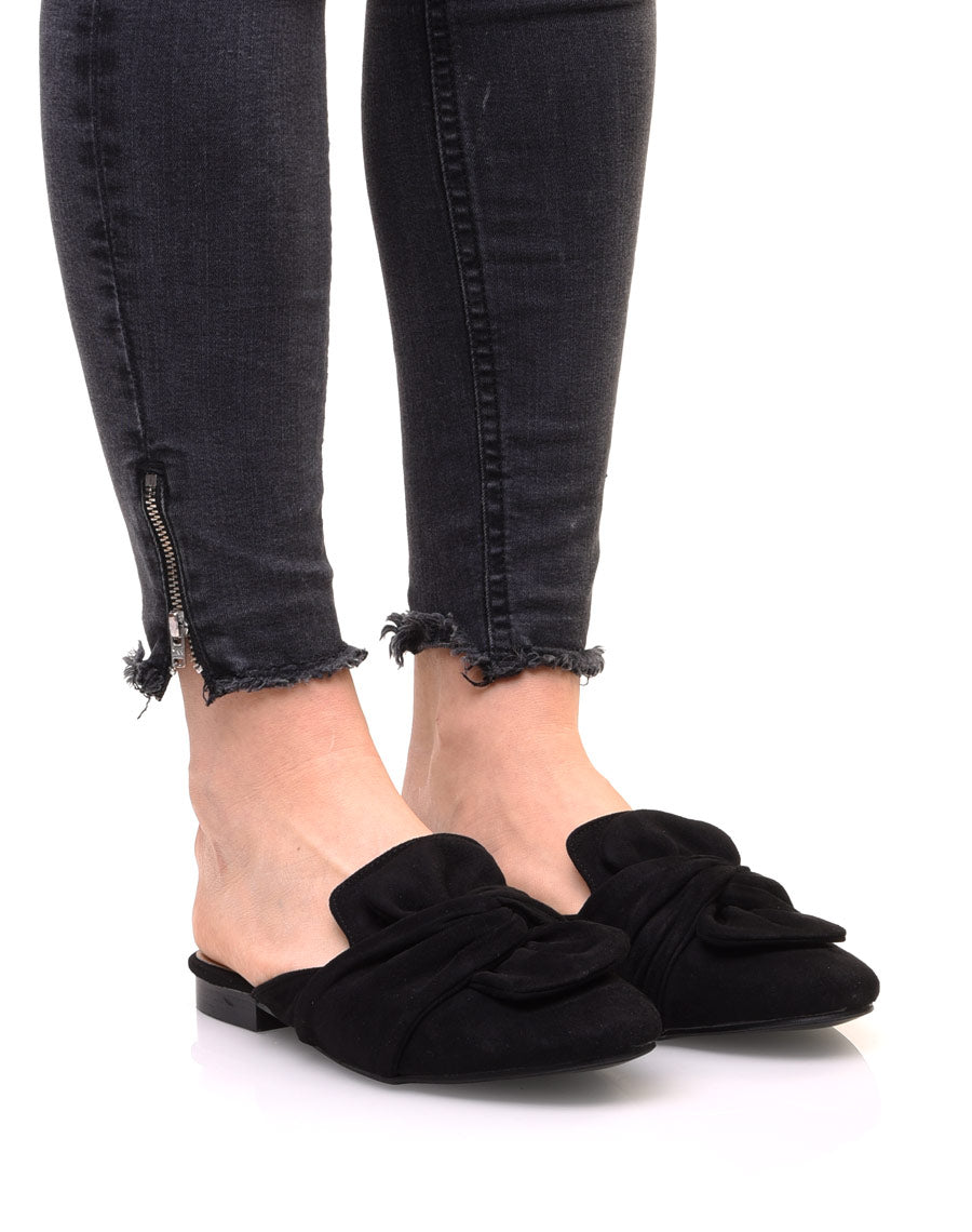 Sandales plates noires en suédine