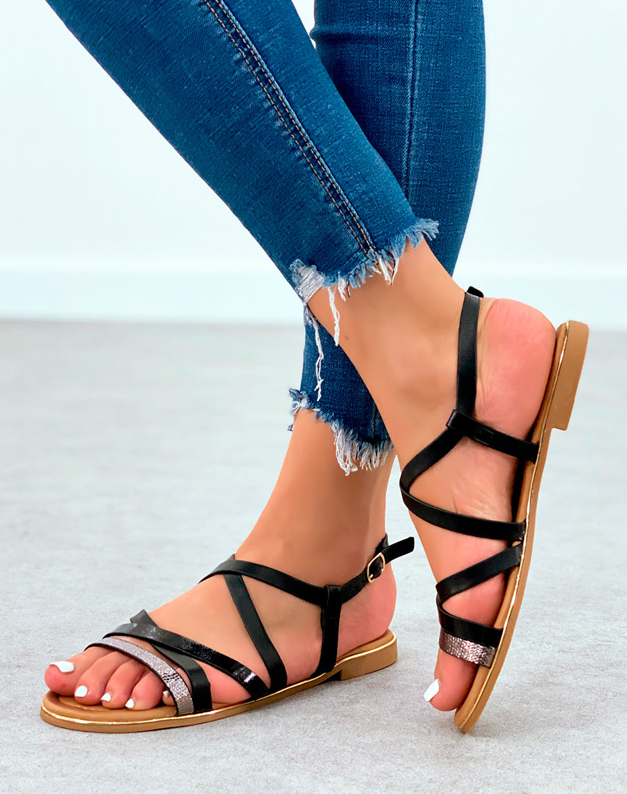 Sandales plates noires à lanière entrecroisées et à détail doré