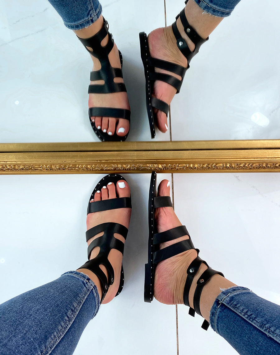 Sandales plates noires à multiples brides ajustable