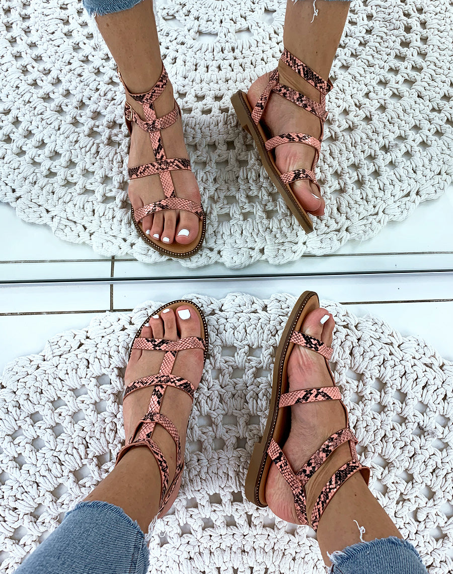 Sandales plates roses brides python