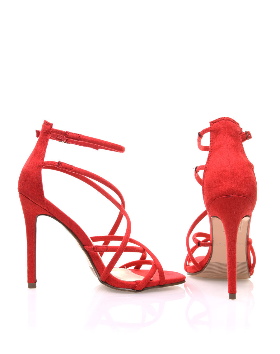 Sandales rouges lanières croisées et à talons aiguilles