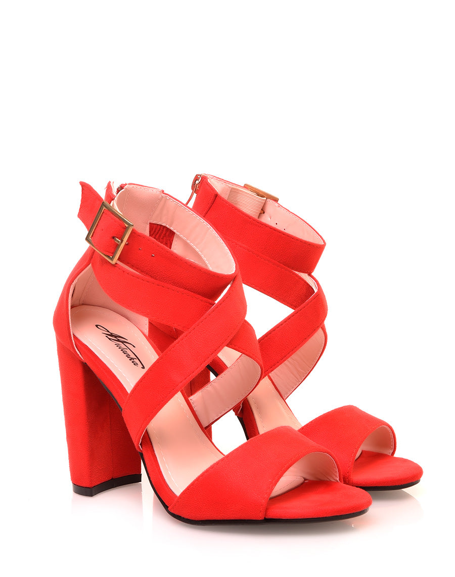 Sandales rouges à talon carré en suédine