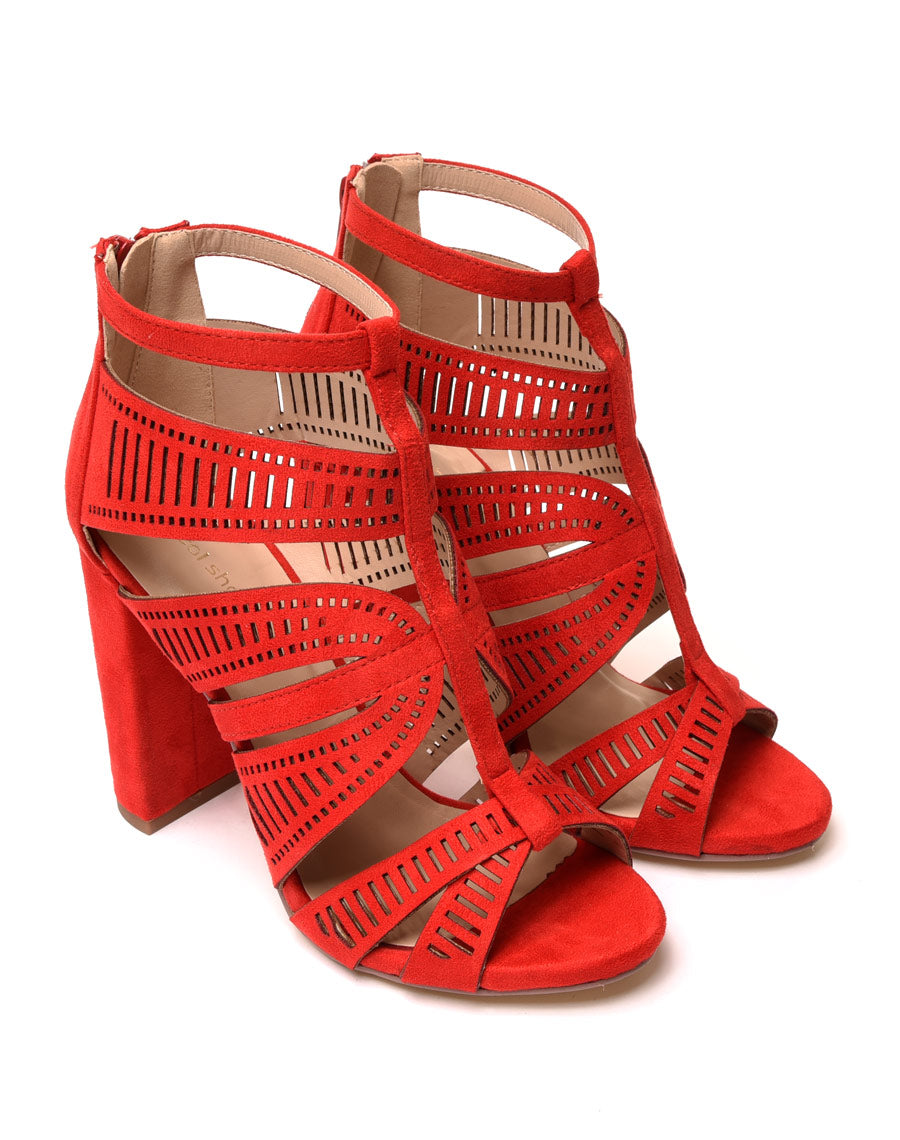 Sandales rouges à talons & détails multiples