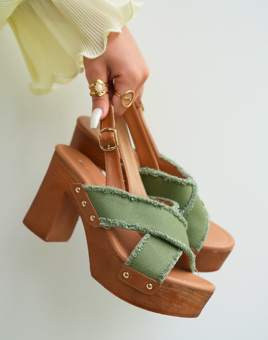 Sandales sabots femme kaki à bride entrecroisée et lanière ajustable camel