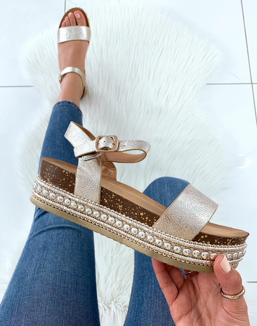 Sandales à semelles compensées doré métallique