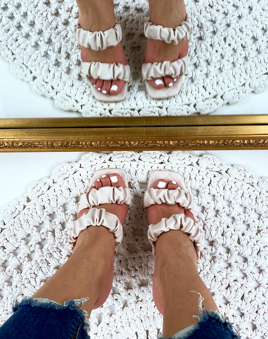 Sandales à talon en similicuir beige