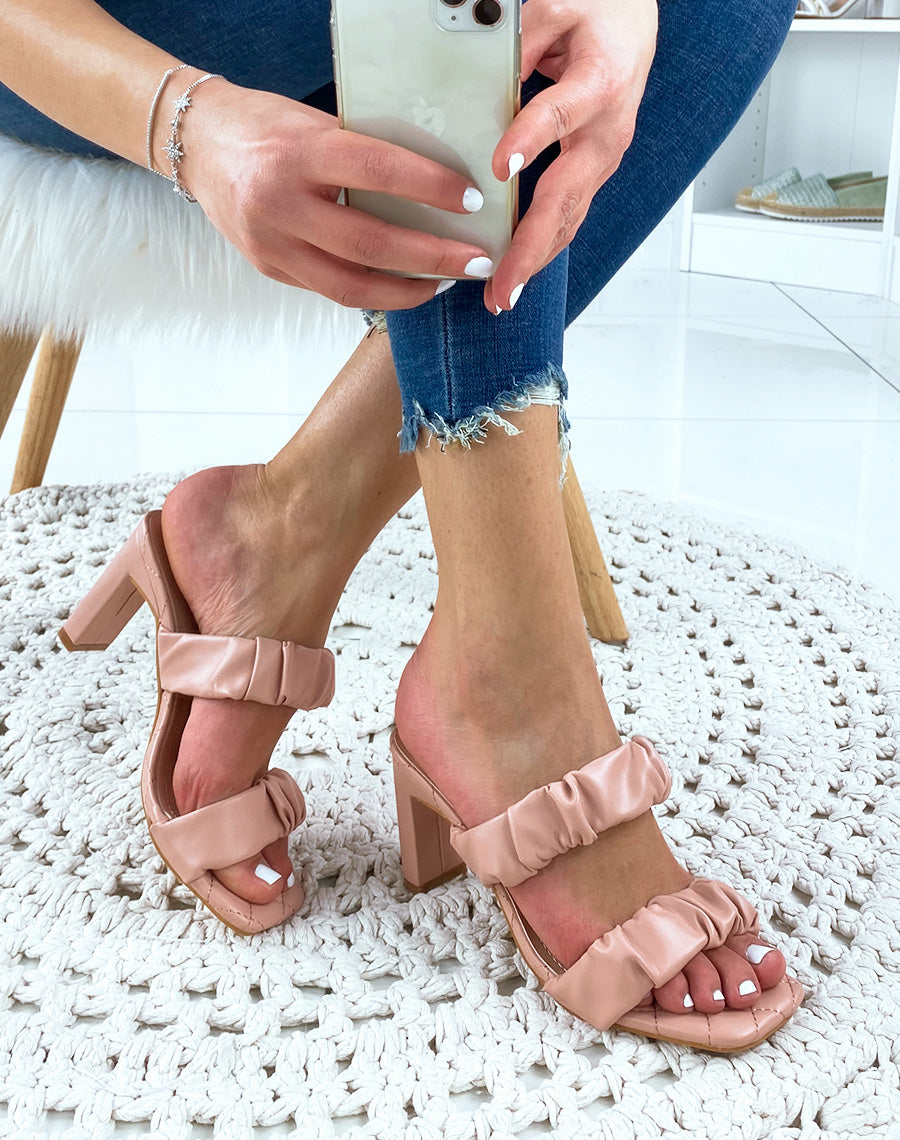 Sandales à talon en similicuir rose
