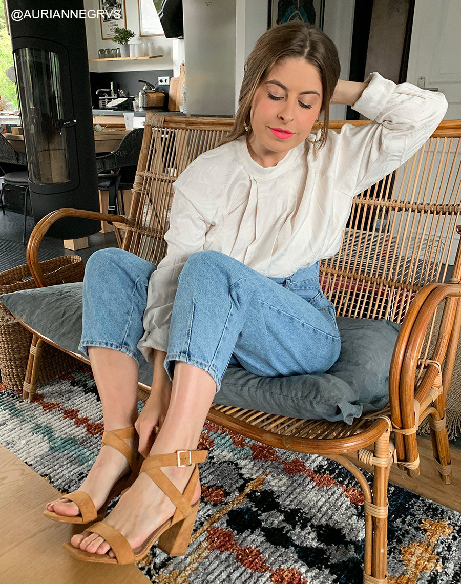 Sandales à talon en suédine camel à brides croisées