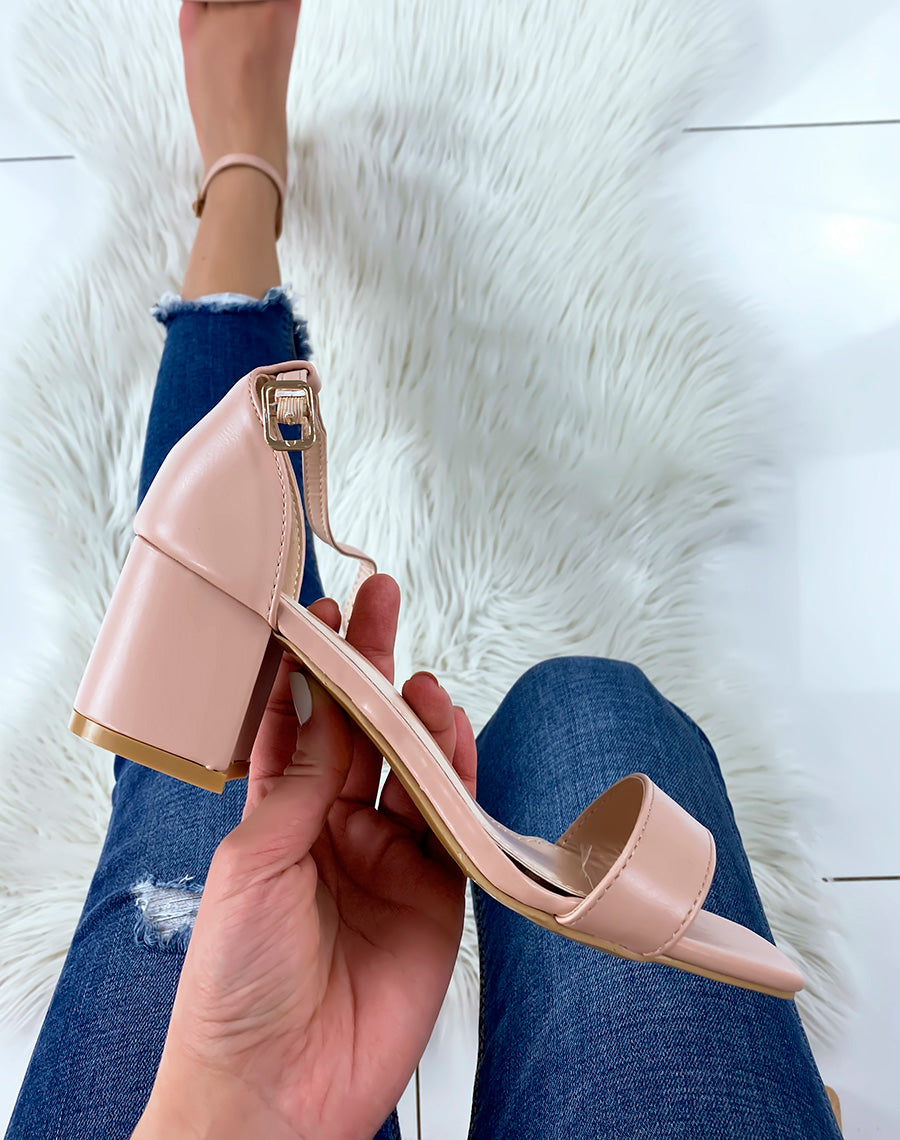 Sandales à talon mi-haut rose poudré