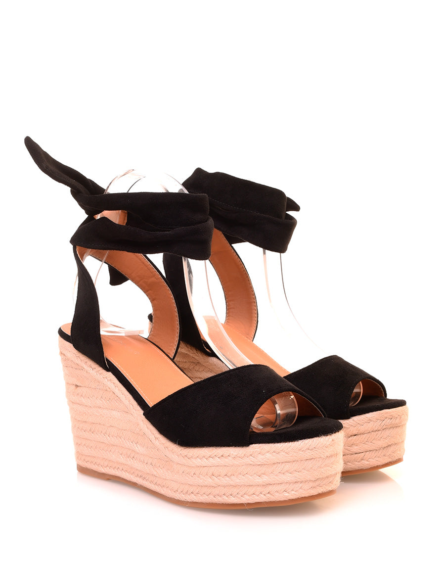 Sandales à talons compensés à lacets en suédine noire