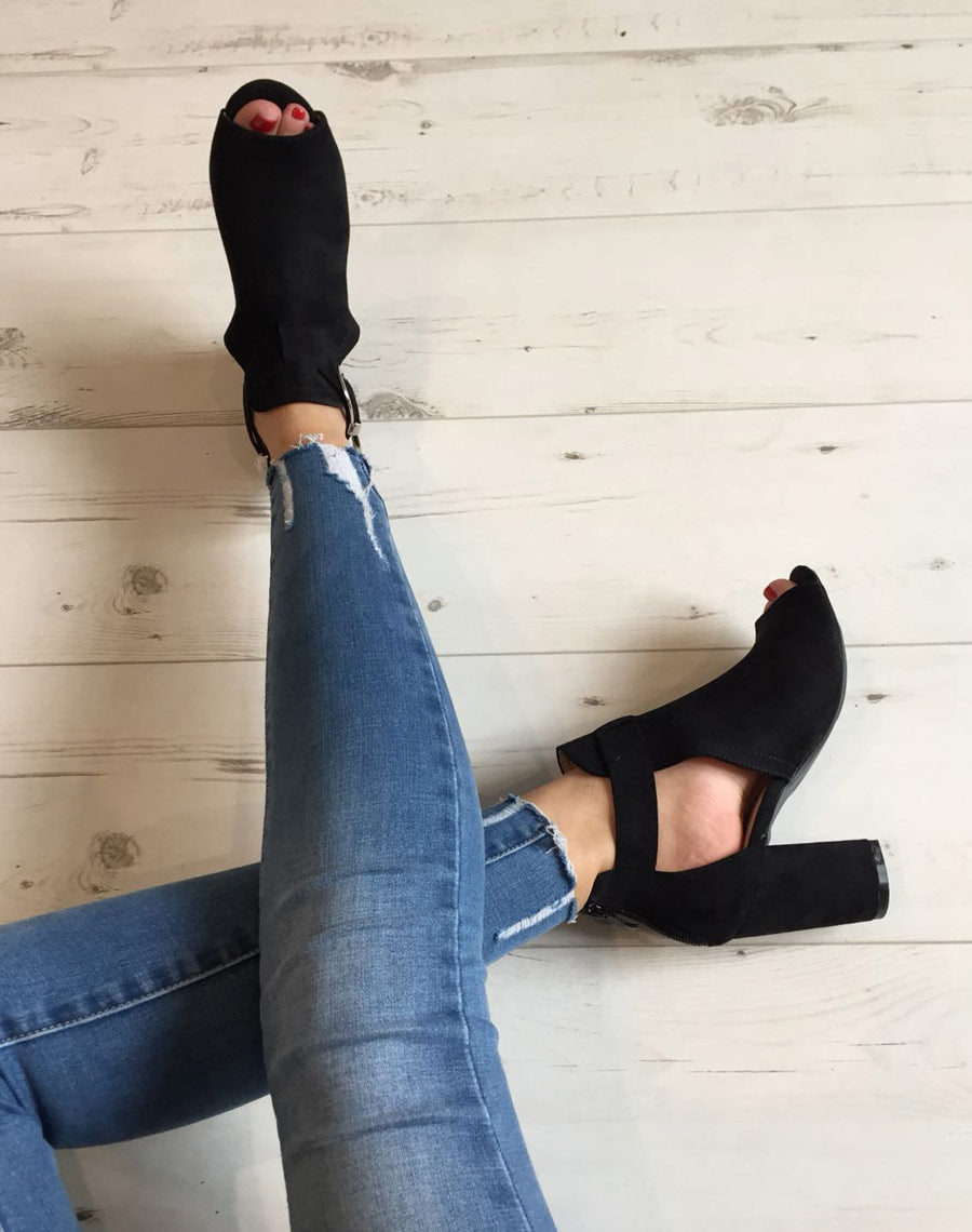 Sandales à talons en suédine noires