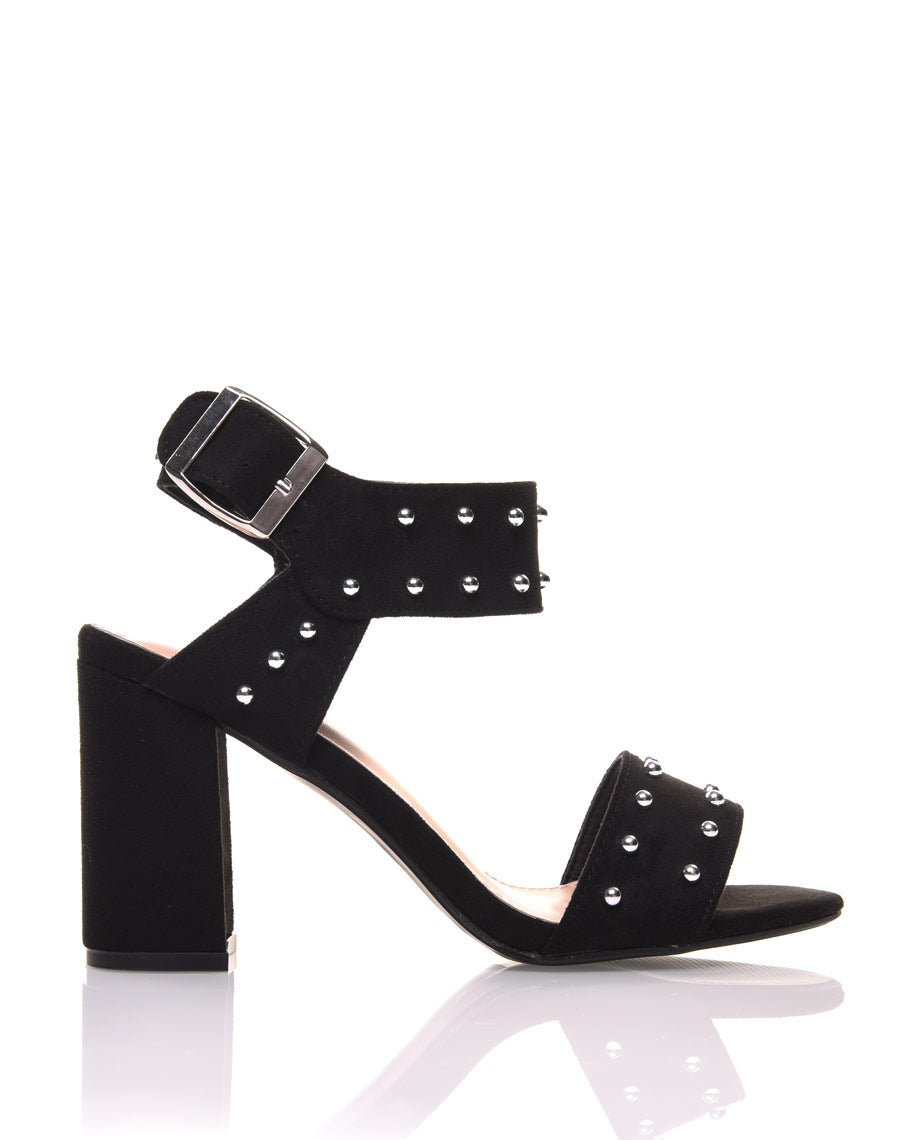 Sandales à talons noires cloutés