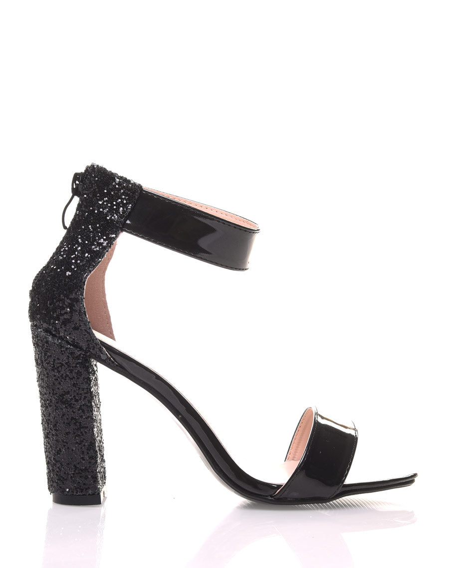 Sandales à talons pailletés noires