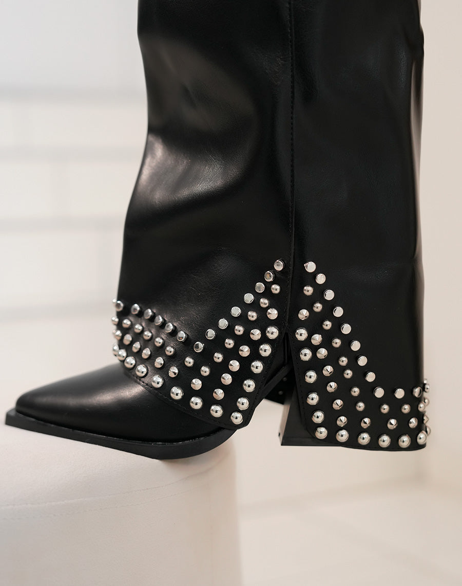 Santiags femme noires cloutées avec talon biseauté et tige haute