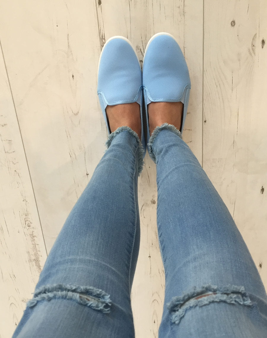 Slippers bleues légères et confortables