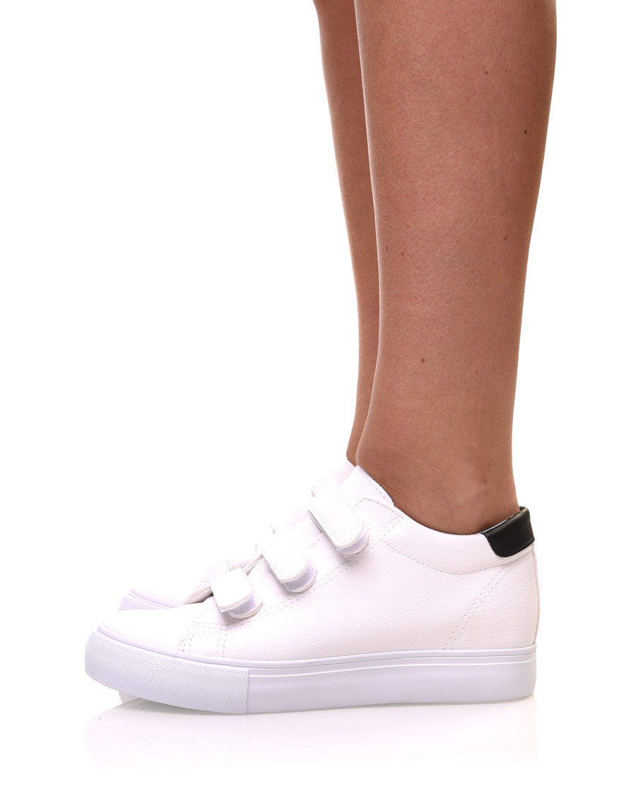 Sneakers blanches à scratch