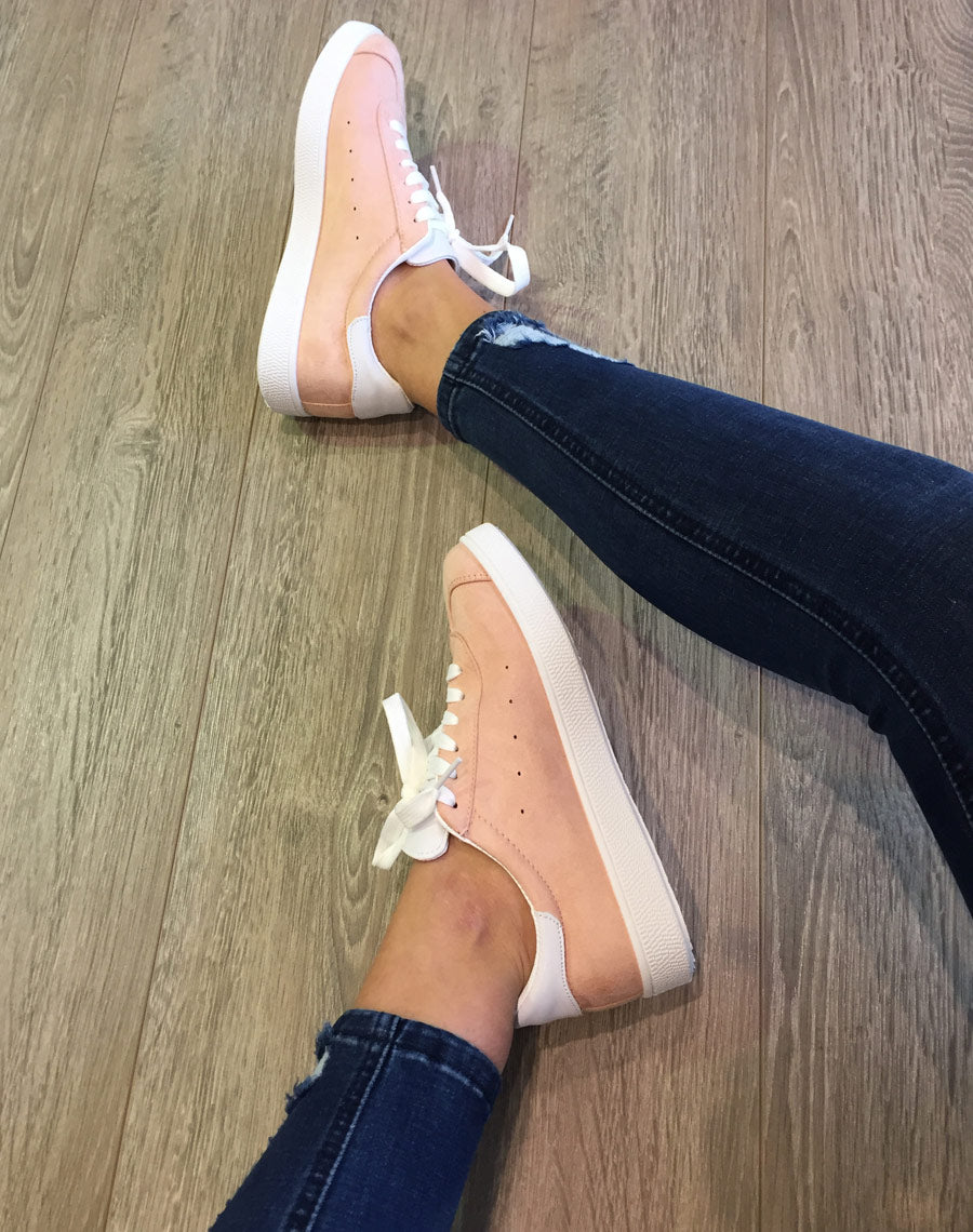 Sneakers en suédine rose pale