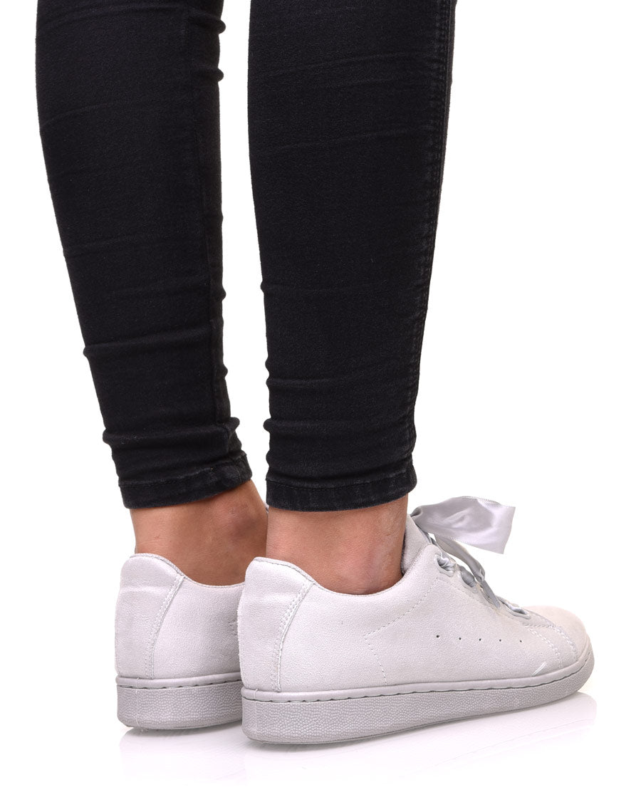 Sneakers grises en suédine