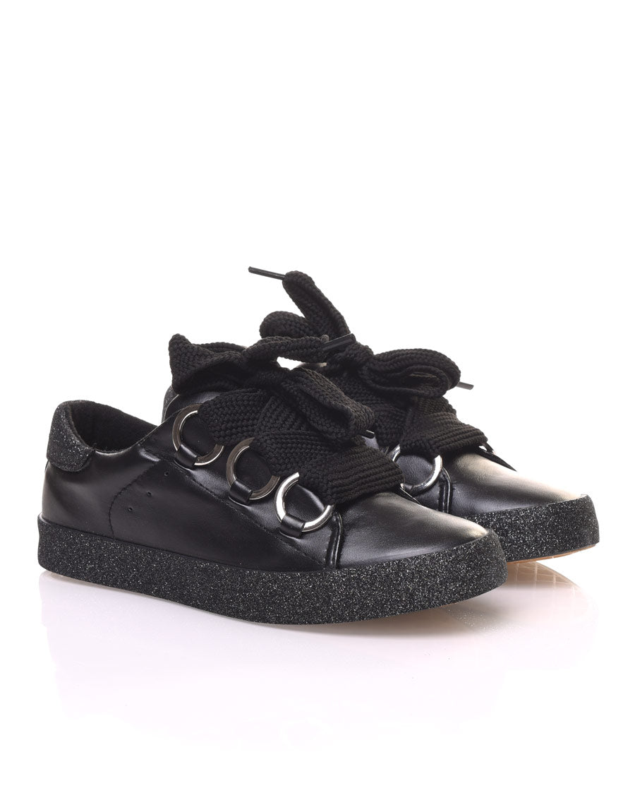 Sneakers noires à gros lacets