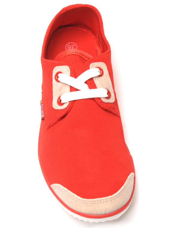 Tennis fines rouges en tissu