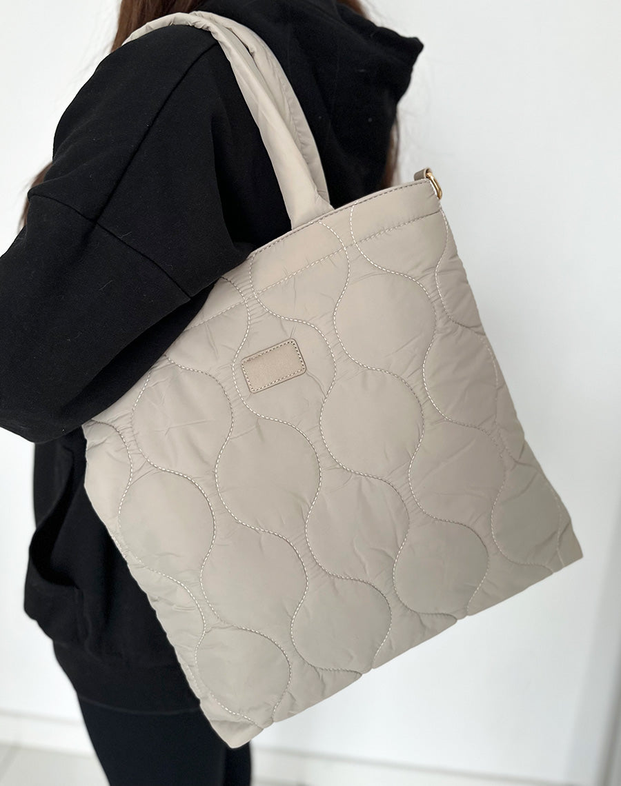 Tote bag beige effet nylon matelassé
