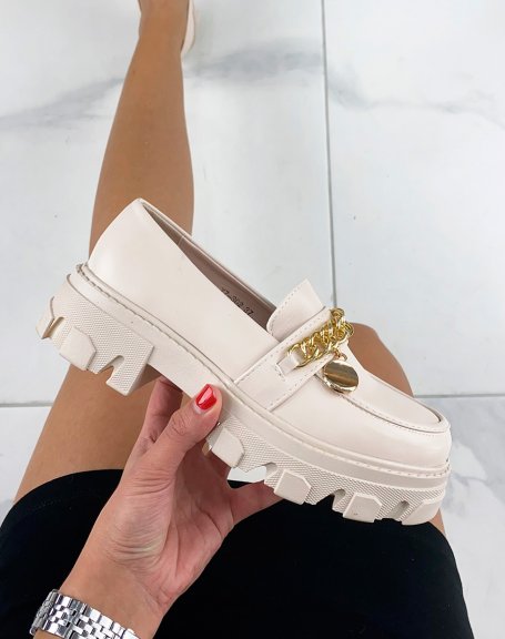 Beige loafers with chain and gold jewel and notched sole