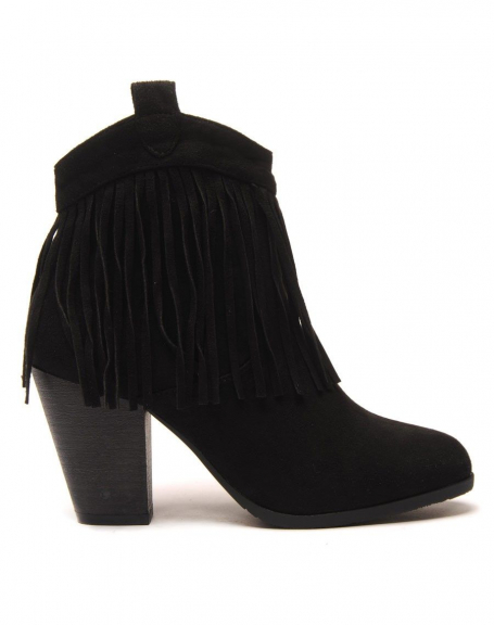 Black ankle boot with fringe
