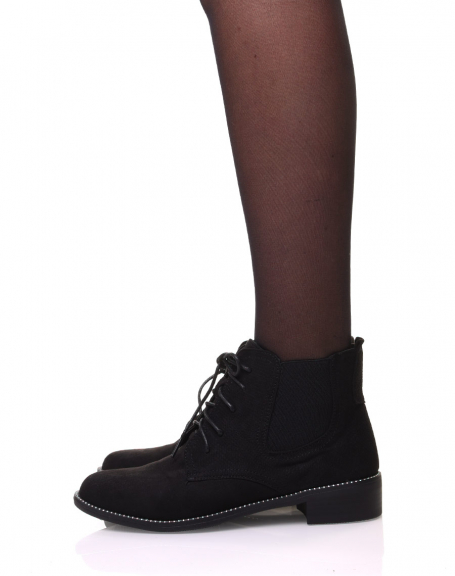 Black ankle boots in suede and laces