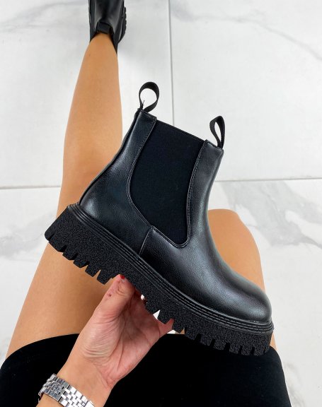 Black ankle boots with elastic and chunky sole