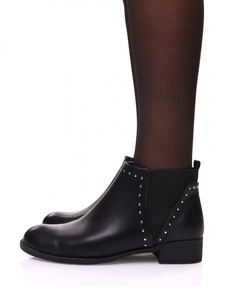 Black ankle boots with openwork elastics