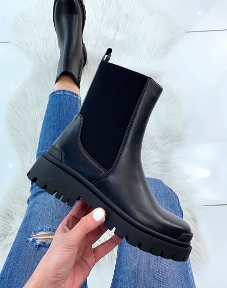 Black ankle boots with thick elastic