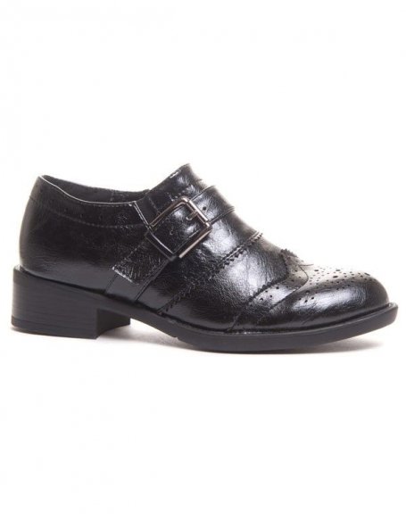 Black derby with strap on the kick