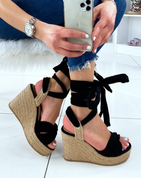 Black fabric wedges with crossed straps