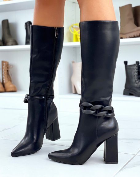 Black Heeled Pointed Toe Boots With Removable Chain