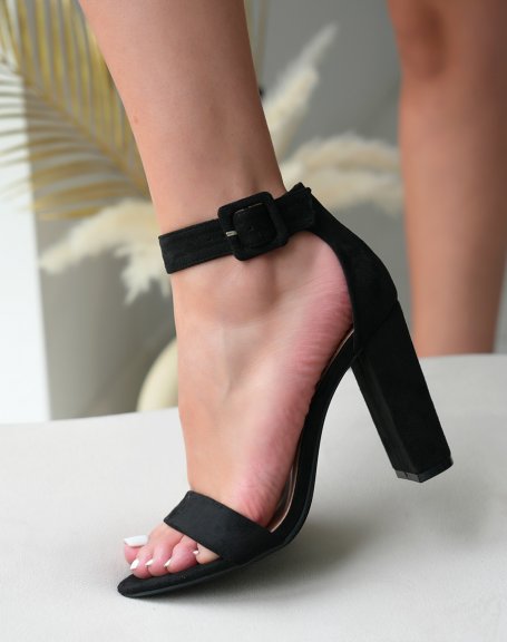 Black heeled sandals in total suede